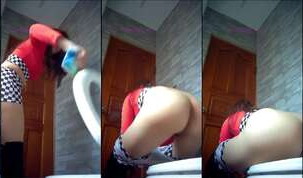 Bokep ngintip ibu muda lagi pipis